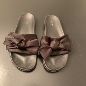Mossimo Satin Bow Slides Black